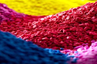 Como escolher o polímero ideal para peças plásticas de alta precisão?