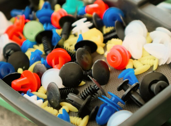 Serviço de injeção de plástico: quando investir e quais benefícios esperar